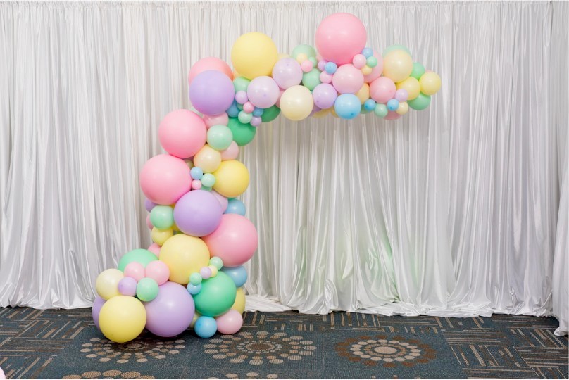 Balloon garland