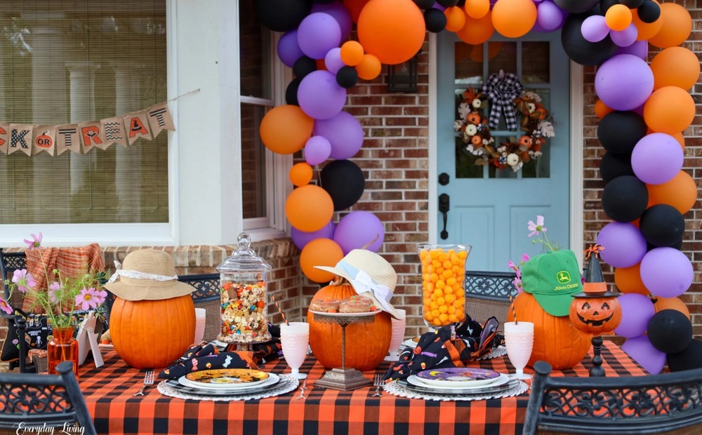 Halloween party dinner decor ideas